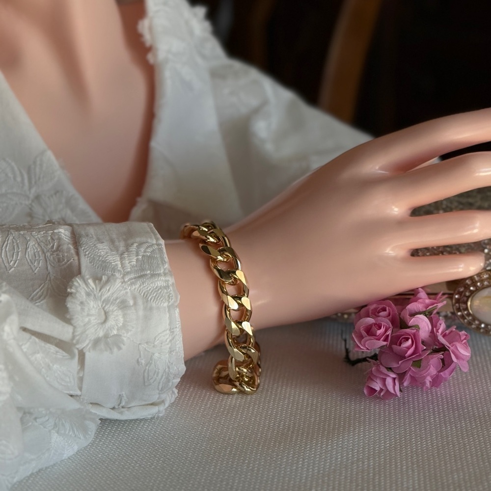 Gold Tone Chunky Bracelet